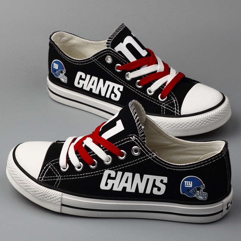 Women's NFL New York Giants Black Repeat Print Low Top Sneakers